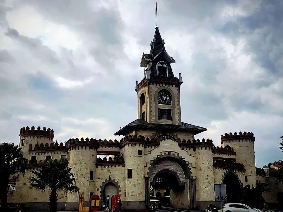 A Century of Vicissitudes: The Past and present of Puerta de la Ciudad