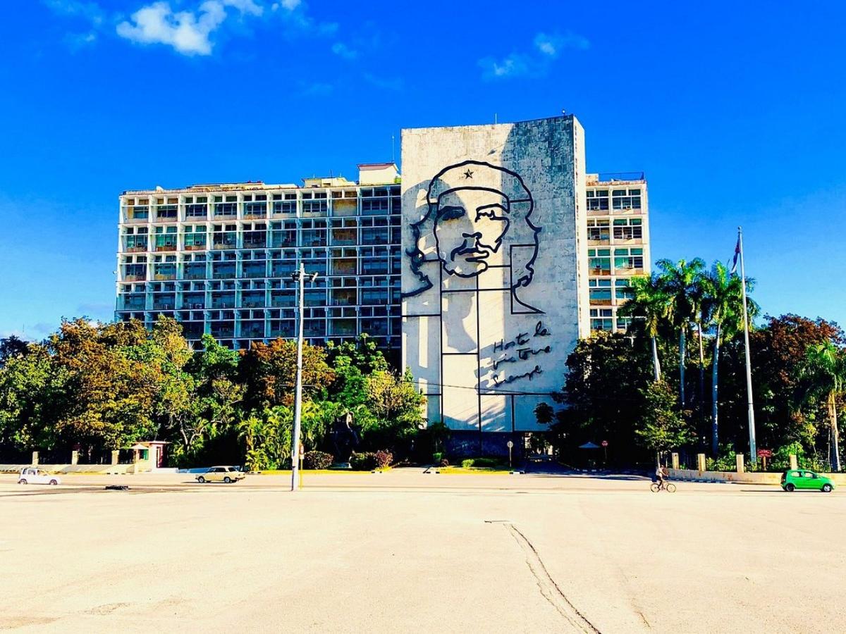 Symbolism and political significance of the revolution