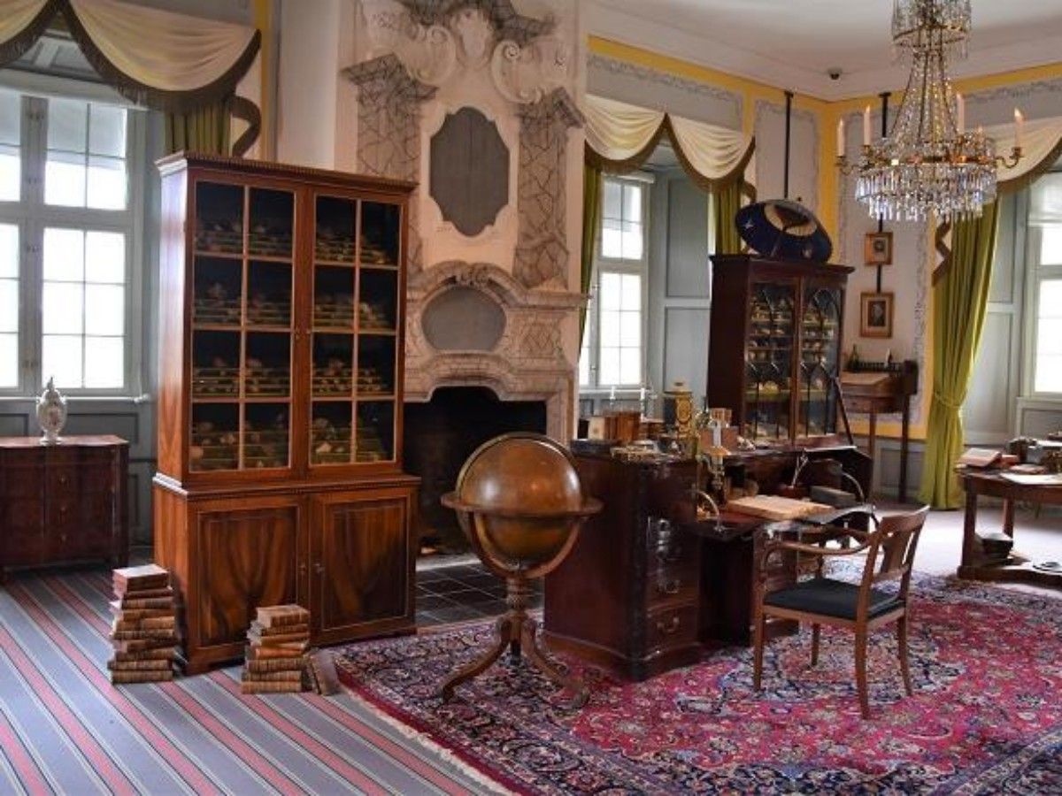 The blend of privacy and elegance: the quiet time of the noble bedroom and garden